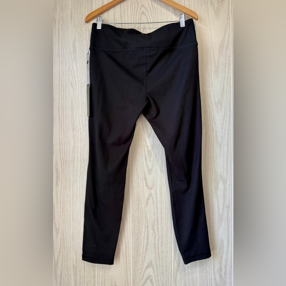 Mono B Black Cutout Active Leggings
Size: 1XL NWT - Picture 7 of 9